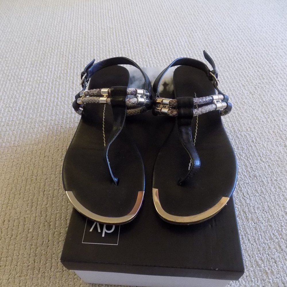 DV DOLCE VITA DARCIE BLACK STELLA SANDALS - Picture 2 of 6
